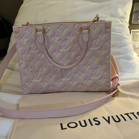 Stardust Louis Vuitton ON THE GO PM - Picture 4 of 8